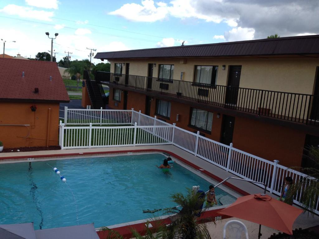 Americas Best Value Inn North Port Exterior foto